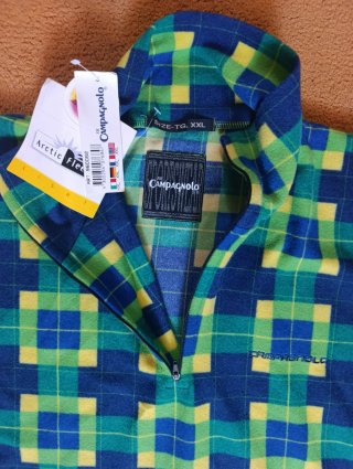 Lote Ropa Chico XL y una prenda XXL