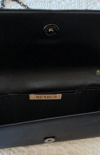 Bolso de fiesta Menbur negro con pedrería