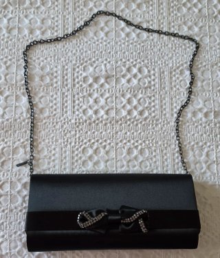 Bolso de fiesta Menbur negro con pedrería