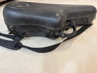 Funda dura saxo alto Selmer
