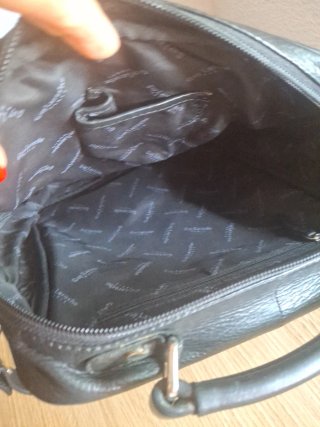 Bolso bandolera piel Guy Laroche negro