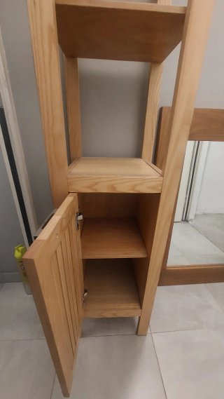 Mueble de baño de madera