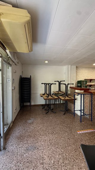 TRASPASO BAR-CAFETERÍA EN REUS CON LICENCIA