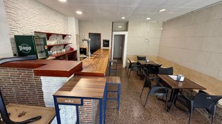 TRASPASO BAR-CAFETERÍA EN REUS CON LICENCIA