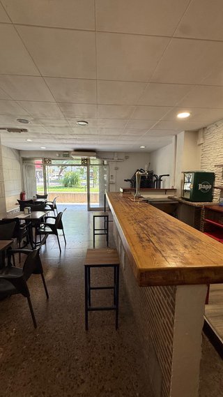 TRASPASO BAR-CAFETERÍA EN REUS CON LICENCIA