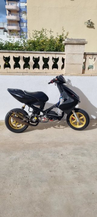 Scooter de circuito (Yamaha aerox)