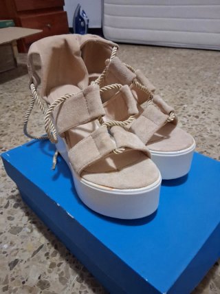 Sandalias de tacón negras
