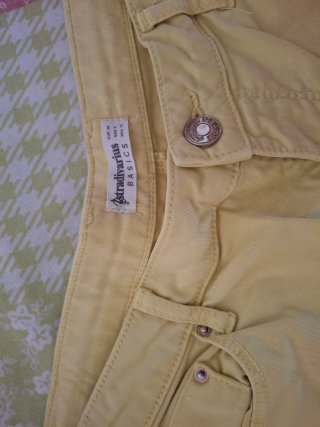 Shorts Stradivarius Amarillo Talla S