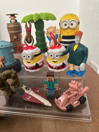 Lote 12 figuras promocionales