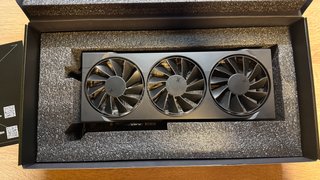 XFX SWIFT AMD Radeon RX 9070 XT Triple Fan 16GB