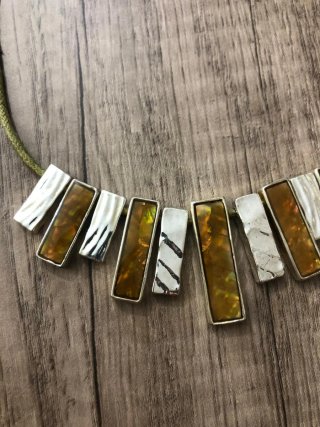 Collar Neo con colgantes rectangulares