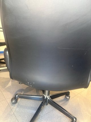 Silla de oficina negra