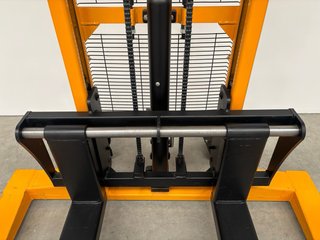 Transpaleta 2000 Kg Nueva