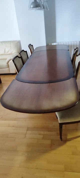 Mesa de comedor extensible y 6 sillas tapizadas