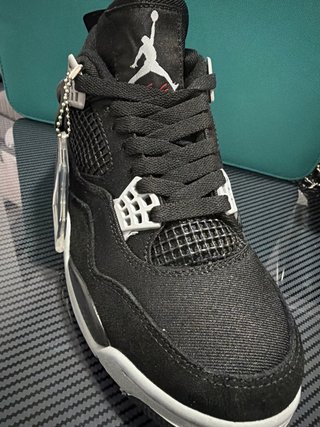 Zapatillas Jordan Air 4 Negras Blancas