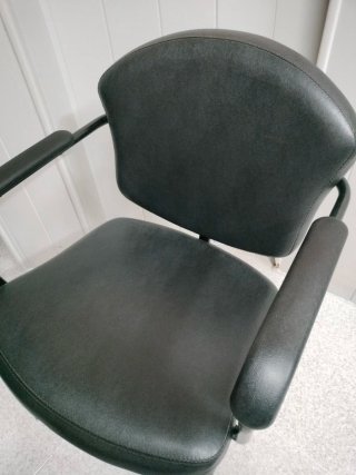 Sillón negro [Peluquería]