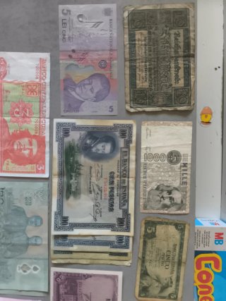 Lote 37 Billetes Antiguos Nacionales e Intern.