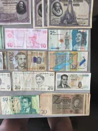 Lote 37 Billetes Antiguos Nacionales e Intern.