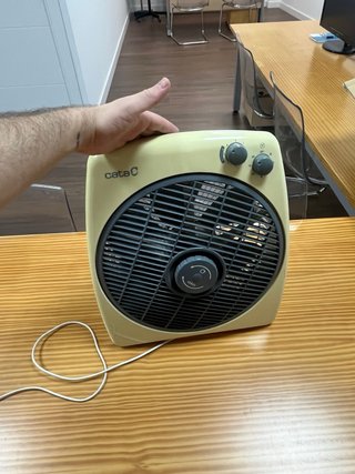 Ventilador Cata Beige y Negro