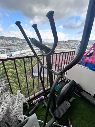 Bicicleta Elíptica Gris y Negra