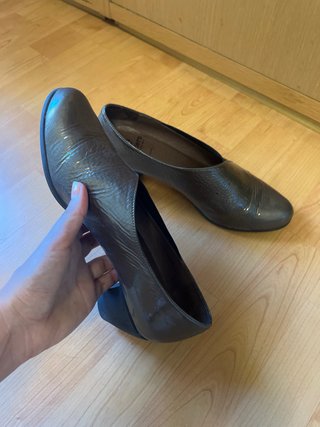 Zapatos Wonders grises charol mujer