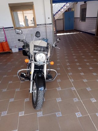 Kawasaki VN 900 Custom Negra