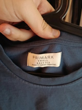 Camiseta azul marino estampada