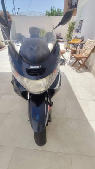 Suzuki Burgman 400