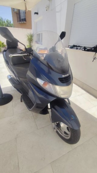 Suzuki Burgman 400