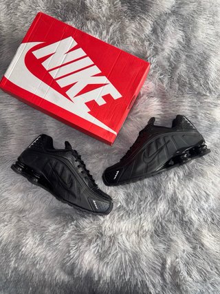 Nike Shox R4 Talla 44 Negras