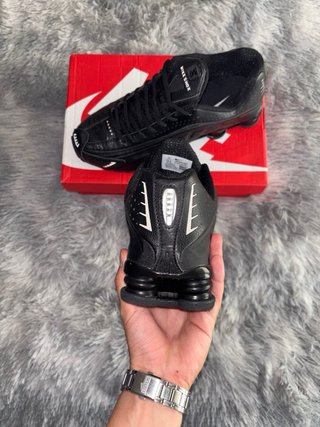 Nike Shox R4 Talla 44 Negras