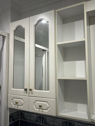 Armario de baño blanco