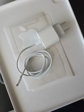 iPad Pro 12.9 M2 6ª Gen + Funda Logitech