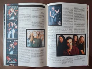 Revista Hell Awaits año 2002