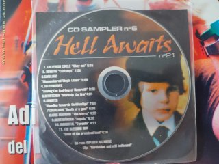 Revista Hell Awaits año 2002