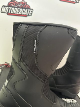 Botas num 40 marca Acerbis negras Nuevas