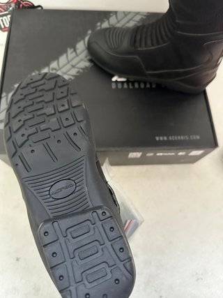 Botas num 40 marca Acerbis negras Nuevas