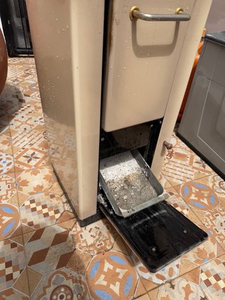 Estufa pequeña de leña La Nórdica Beige/Negra
