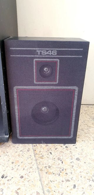 TOCADISCO ESTÉREO CON 2 BAFLES