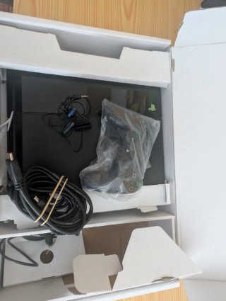 Playstation 4 (Demo PT y caja original)