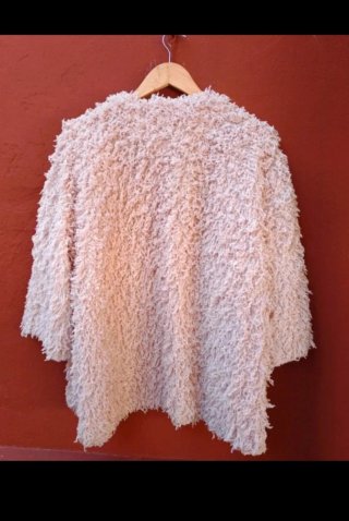 Chaqueta rosa peluda Violeta by Mango Talla 46