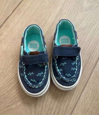 Zapatos bebé GiosEppo Talla 20 Tiburones