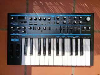 Sintetizador Novation Bass Station II