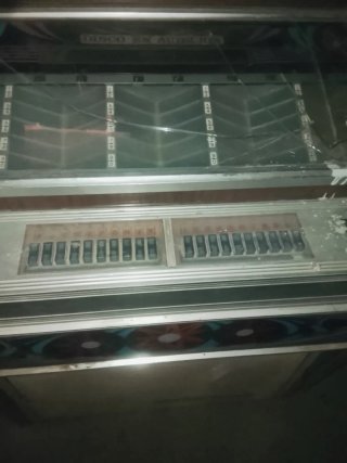 Máquina de discos antigua Alta Fidelidad
