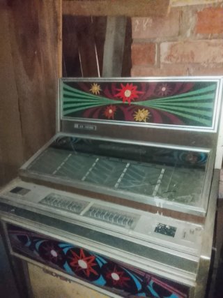 Máquina de discos antigua Alta Fidelidad