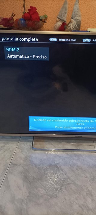 Televisión Smart TV Panasonic Negra y Plateada