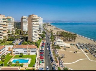 Alquiler apartamento en primera línea en Playamar.