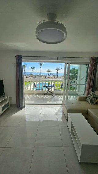Alquiler apartamento en primera línea en Playamar.