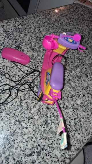 Moto Sindy a pilas.