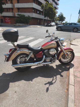 Honda Cruiser Roja y Negra